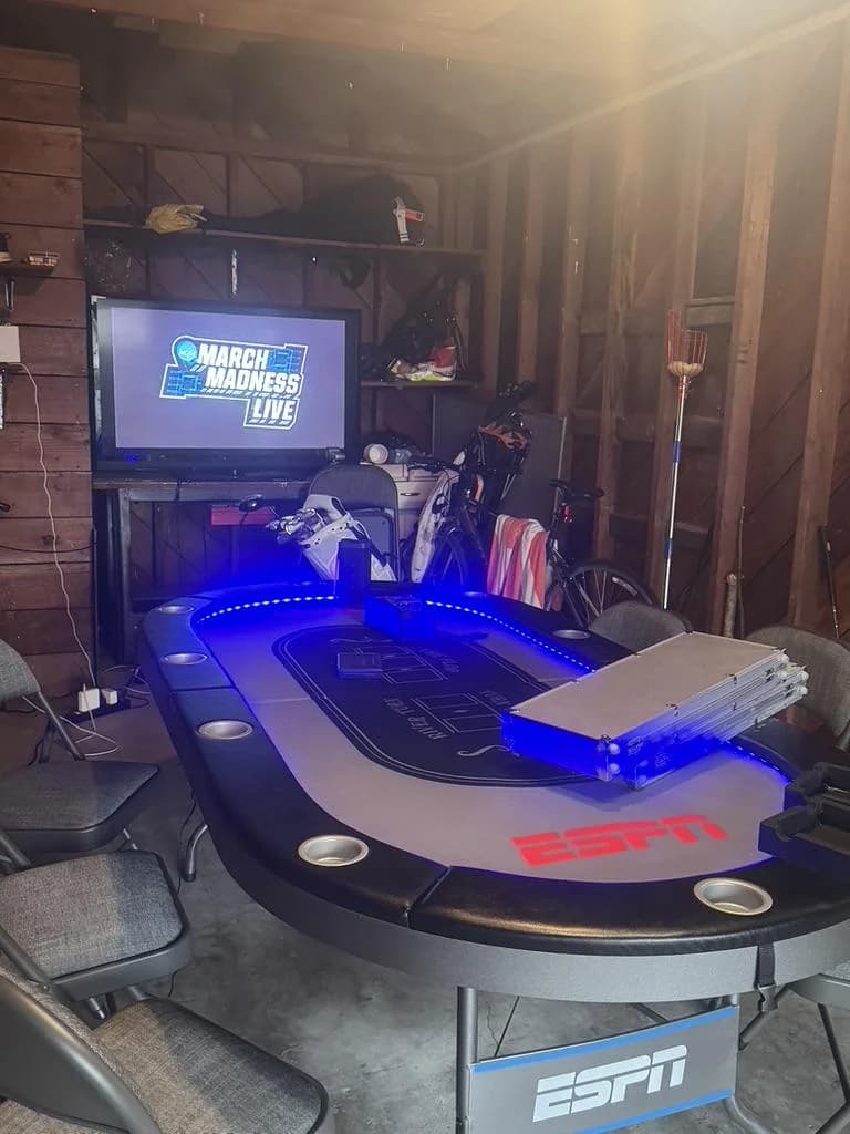 Home poker table setup for a 50¢ / $1 cash game